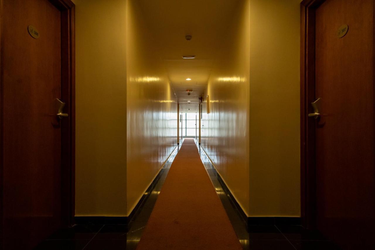 Anastazia Luxury & 2*